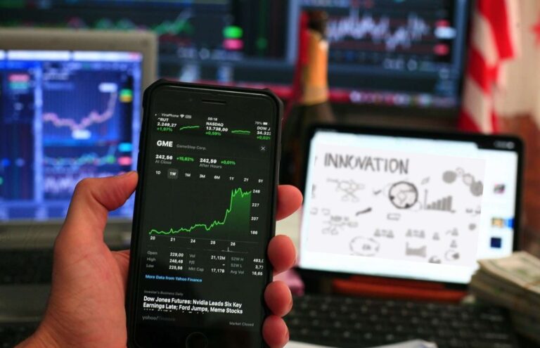 Innovation_stock growth_compter screens